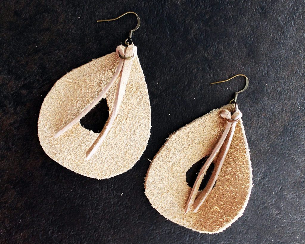 Upgrade Your Jewelry With 13 Unique DIY Earrings 4 earrings diy leather teardrop creativefashionblog