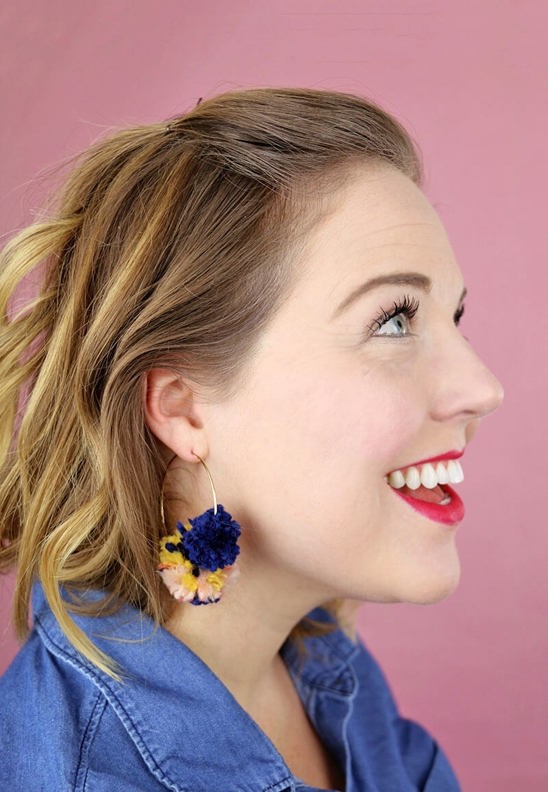 Upgrade Your Jewelry With 13 Unique DIY Earrings 1 earrings diy pom pom persialou