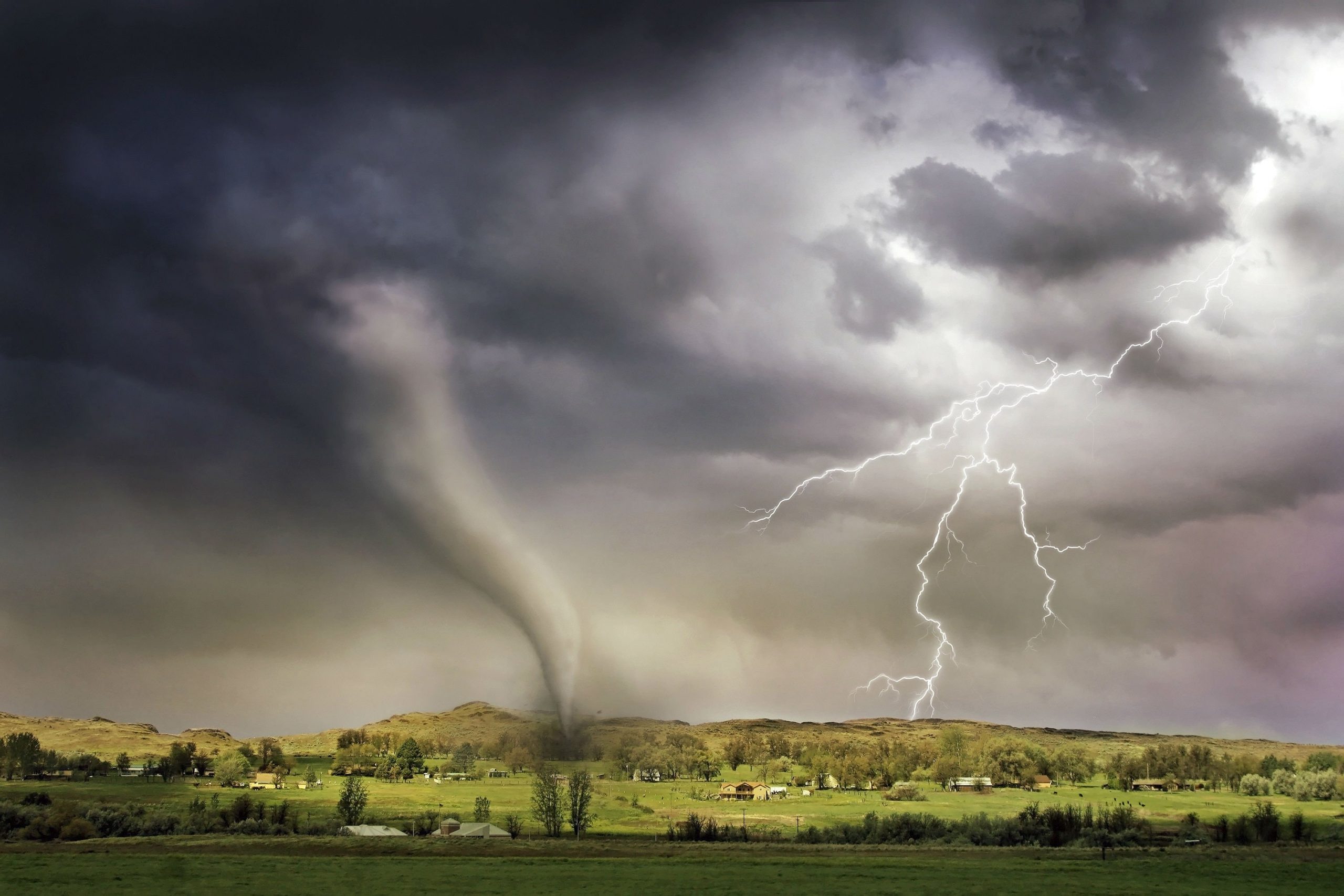 lightning and tornado hitting village 1446076 scaled